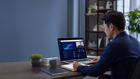 Peserta mengikuti self-learning dan mentoring online melalui Rekhatama Academy